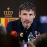 Mark van Bommel als bondscoach van de Rode Duivels in een perscontext