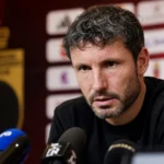 Mark van Bommel tijdens een persmoment als bondscoach van de Rode Duivels