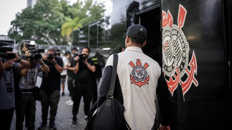 Memphis Depay blijft bij Corinthians na akkoord over contractverlenging