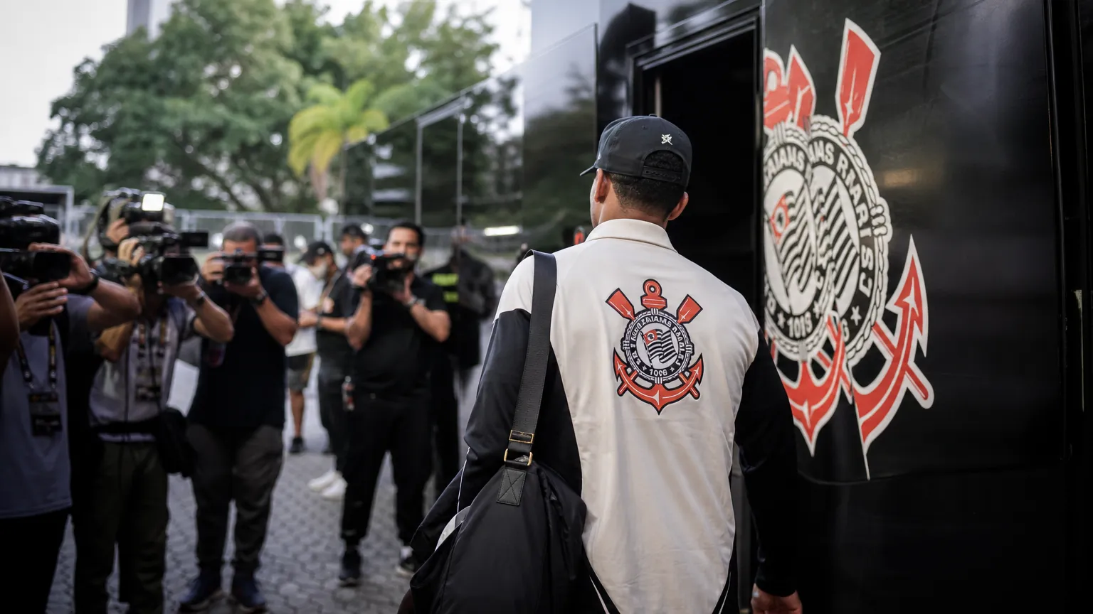 Memphis Depay blijft bij Corinthians na akkoord over contractverlenging