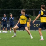 Spelers van Union werken op training een aanvallende oefening af.