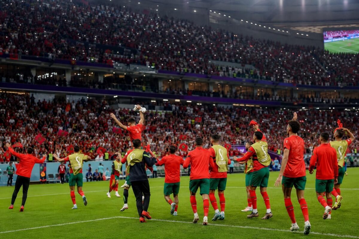 Marokkaanse spelers vieren de WK-kwalificatie voor de kwartfinales na de zege tegen Canada