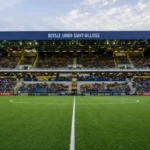Brede blik op het stadion van Union tijdens een drukke wedstrijddag