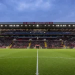 De Bosuil tijdens een wedstrijddag met supporters rond het stadion