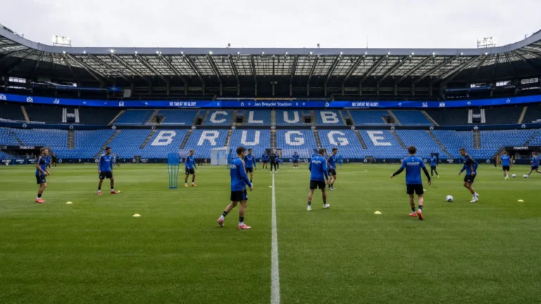 Club Brugge-spelers tijdens een groepssessie in het Jan Breydelstadion