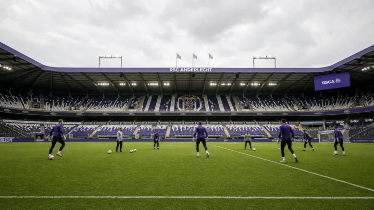 Keepersgroep van RSC Anderlecht tijdens de opwarming in het Lotto Park