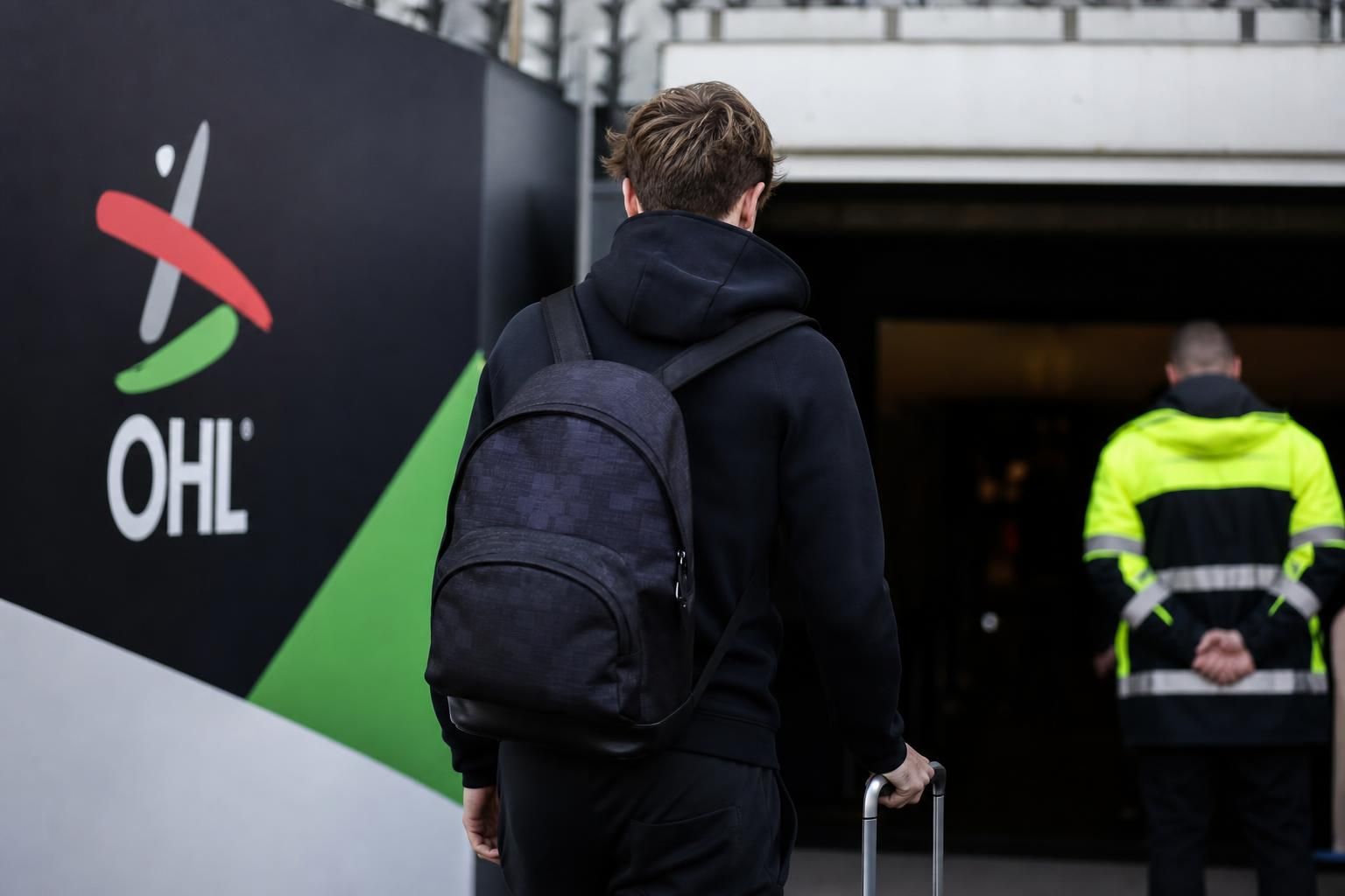 Transfercontext rond OH Leuven met aandacht voor Davis Opoku en buitenlandse interesse.