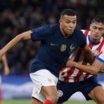 Kylian Mbappé in Franse wedstrijdcontext tijdens een gespannen WK-duel