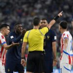 Gespannen WK-duel met scheidsrechter tijdens Paraguay tegen Frankrijk