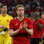 Kevin De Bruyne in een gespannen Rode Duivels-sfeer tijdens een WK-wedstrijd
