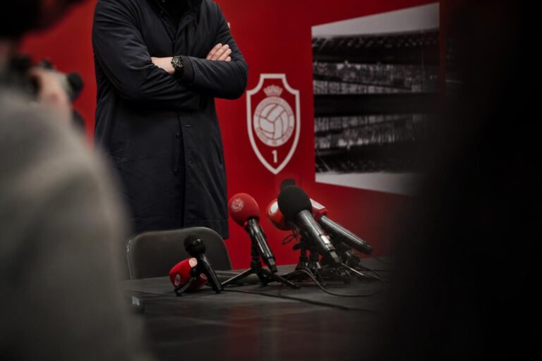 Tense persmoment rond Royal Antwerp FC na een moeilijke trainersperiode
