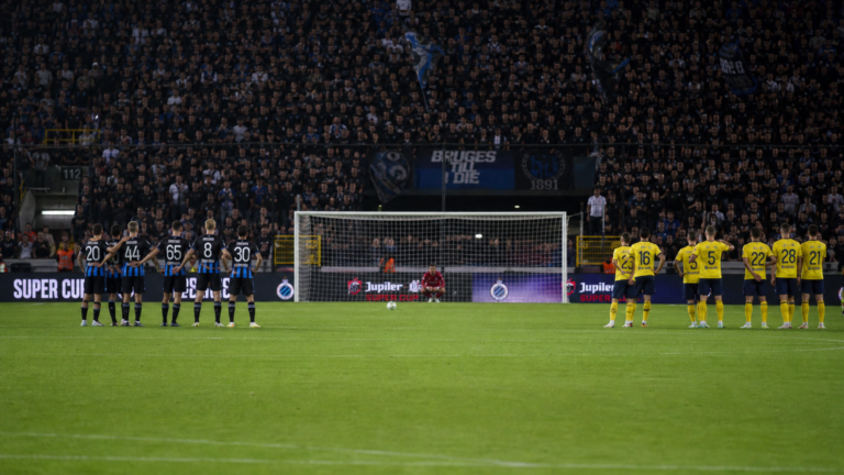 Spelers van Club Brugge en Union SG tijdens de strafschoppenreeks in het Jan Breydelstadion