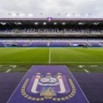 Stadion van RSC Anderlecht tijdens de voorbereidingen op een Europese wedstrijd