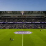Supporters nemen plaats in het Lotto Park voor een Europese thuismatch van Anderlecht