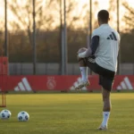 Rayane Bounida werkt bij Ajax aan zijn herstel na een opvallende Instagram-update