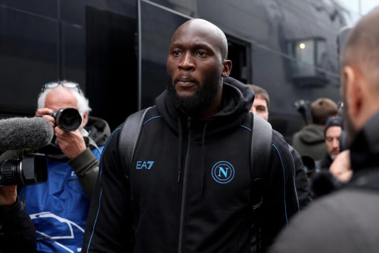Romelu Lukaku in een transfercontext rond Napoli en interesse uit Turkije