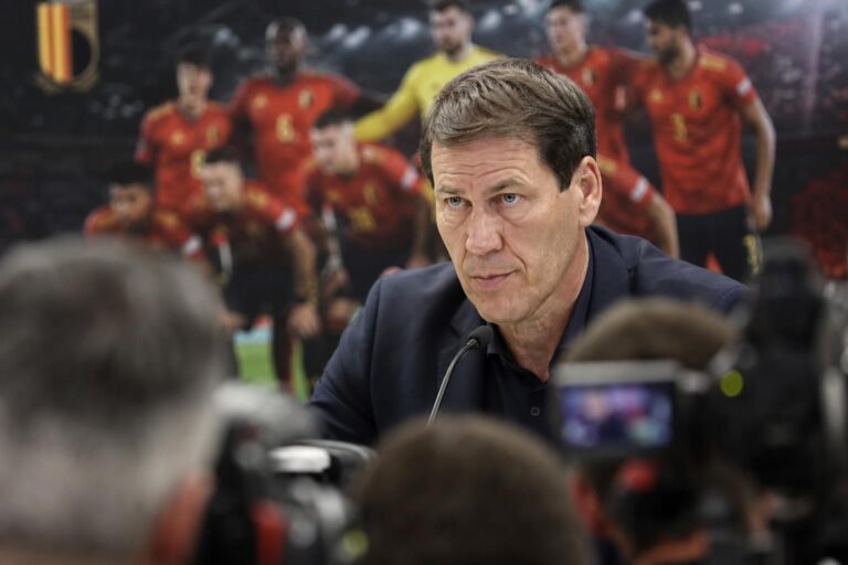 Rudi Garcia tijdens een gespannen persmoment voor de Rode Duivels