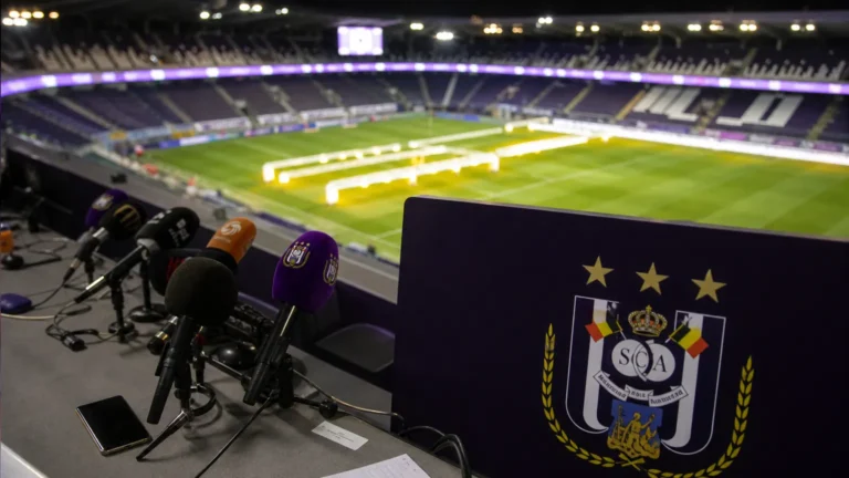 Sfeerbeeld van het Lotto Park rond contractgesprekken bij Anderlecht