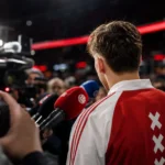 Mika Godts spreekt bij Ajax over de nieuwe structuur onder Míchel en de rol van Daley Blind.