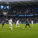 Spelers van IK Sirius tijdens een wedstrijd in een Zweeds stadion