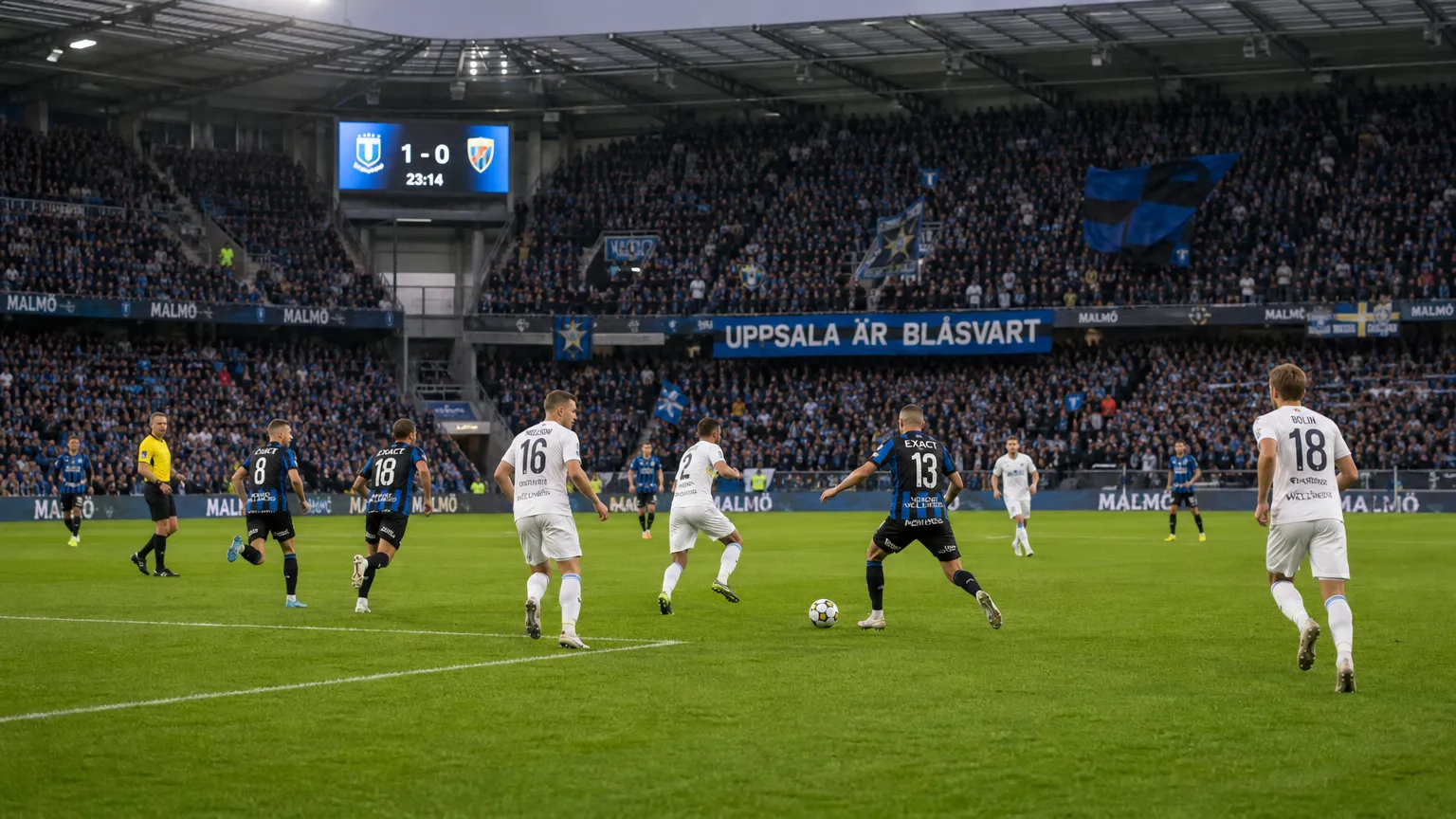 Spelers van IK Sirius tijdens een wedstrijd in een Zweeds stadion