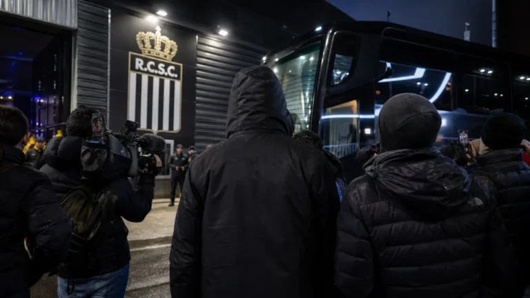 Transfersfeer rond Sporting Charleroi bij een mogelijke overgang van Yacine Titraoui naar RC Lens