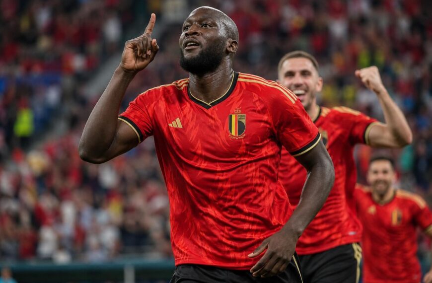 Romelu Lukaku viert een doelpunt voor de Rode Duivels op het WK 2026