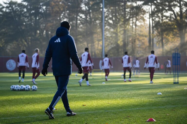 Trainingskamp van Ajax in Garderen zonder herkenbare spelers