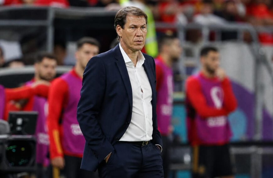 Rudi Garcia langs de lijn bij de Rode Duivels tijdens een WK-wedstrijd
