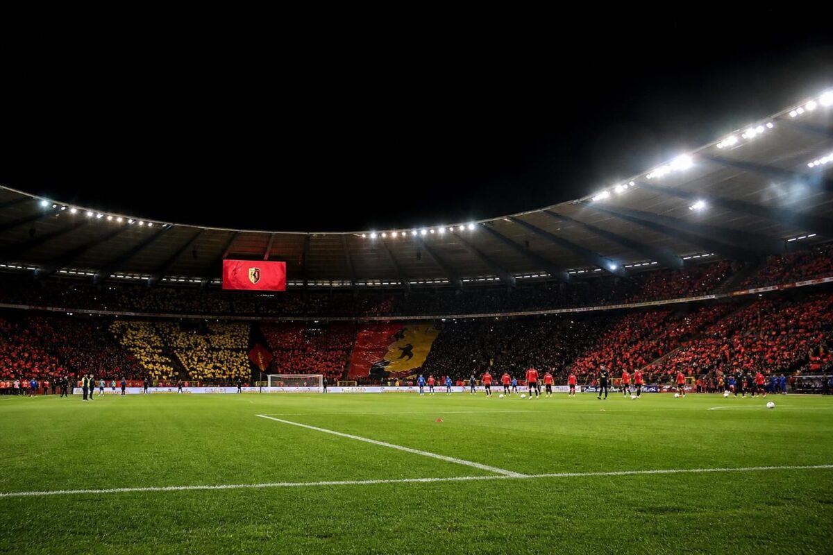 Gespannen stadionbeeld rond de Rode Duivels voor de wedstrijd tegen Spanje