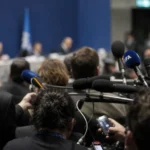 Gespannen persomgeving rond internationaal voetbalbestuur zonder herkenbare gezichten