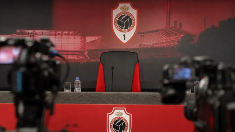 Perscontext rond de trainerszoektocht van Royal Antwerp FC op de Bosuil
