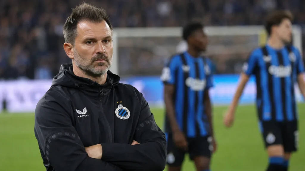 ivan-leko-club-brugge-supercup-union-basiself Ivan Leko staat geconcentreerd langs de zijlijn bij Club Brugge.