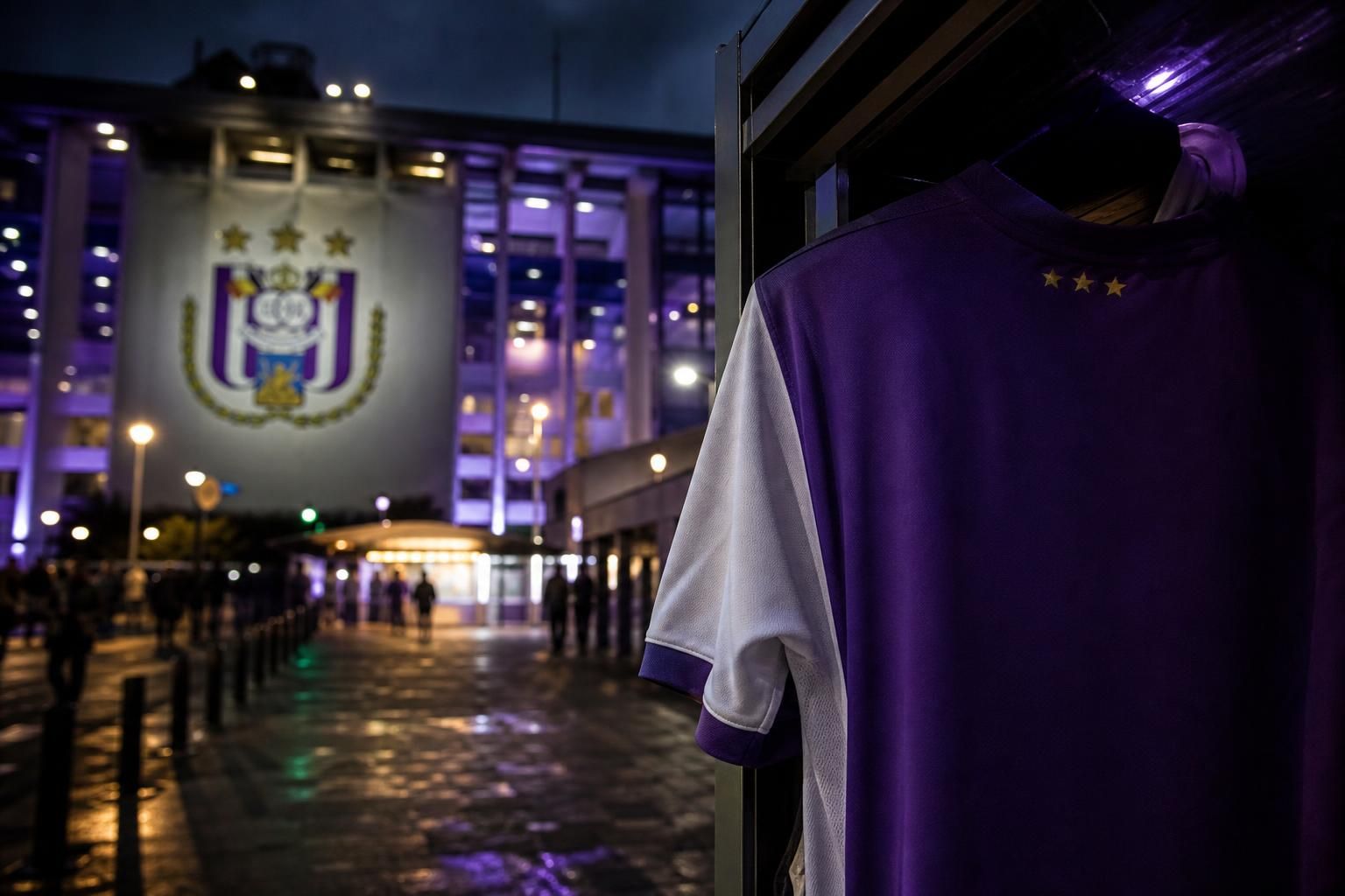 Killian Sardella in de kleuren van RSC Anderlecht