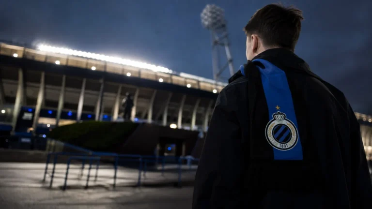 Transfercontext rond Club Brugge met blauw-zwarte sfeer aan het stadion