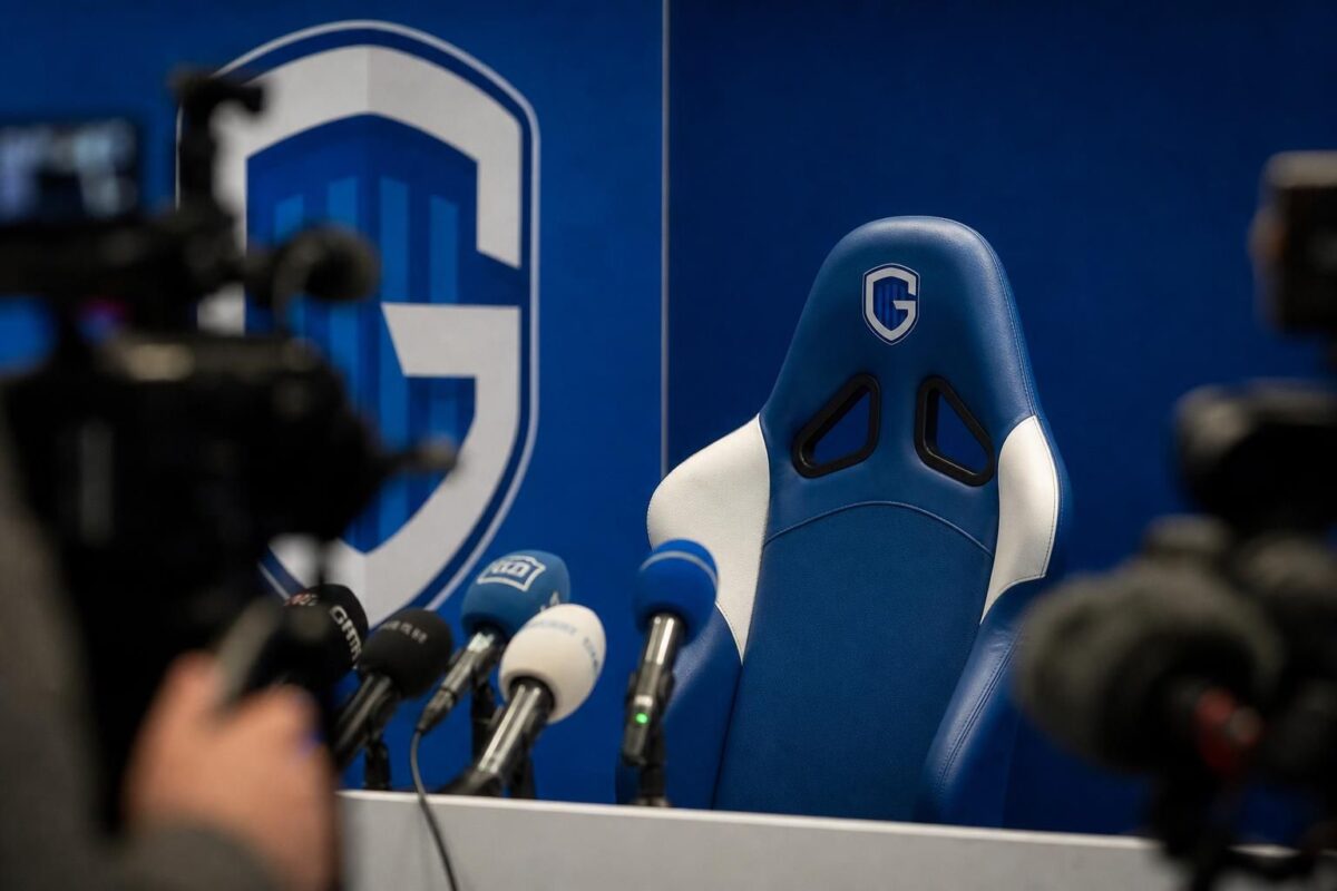 Gespannen persomgeving bij KRC Genk tijdens de zoektocht naar een nieuwe trainer