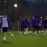 Gespannen trainingssfeer bij RSC Anderlecht na blessurezorgen op de rechtsachterpositie.
