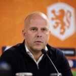 Arne Slot wordt genoemd als mogelijke kandidaat voor de bondscoachfunctie bij Oranje