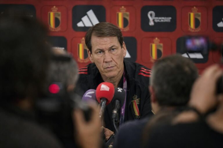 Rudi Garcia tijdens een gespannen persmoment bij de Rode Duivels op het WK