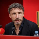 Mark van Bommel tijdens een persmoment als bondscoach van de Rode Duivels