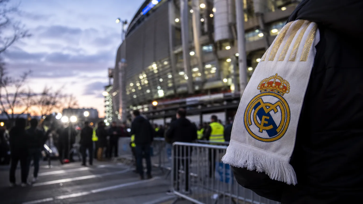 Transferachtige stadionsfeer rond Real Madrid en Yan Diomande zonder herkenbare gezichten