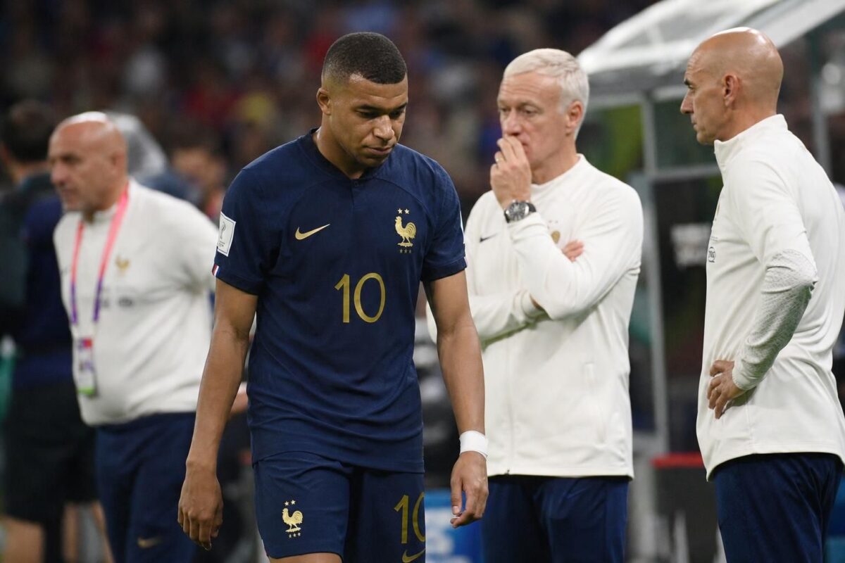 Kylian Mbappé tijdens een gespannen WK-avond met Frankrijk.
