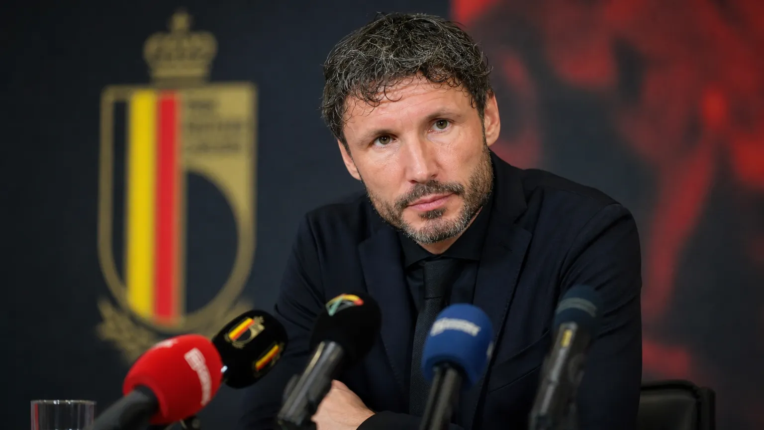 Mark van Bommel bij een persmoment rond zijn aanstelling als bondscoach van de Rode Duivels