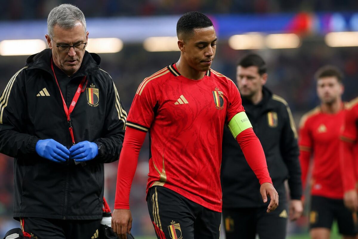 Youri Tielemans bij de Rode Duivels in een gespannen opwarmingsmoment op het WK