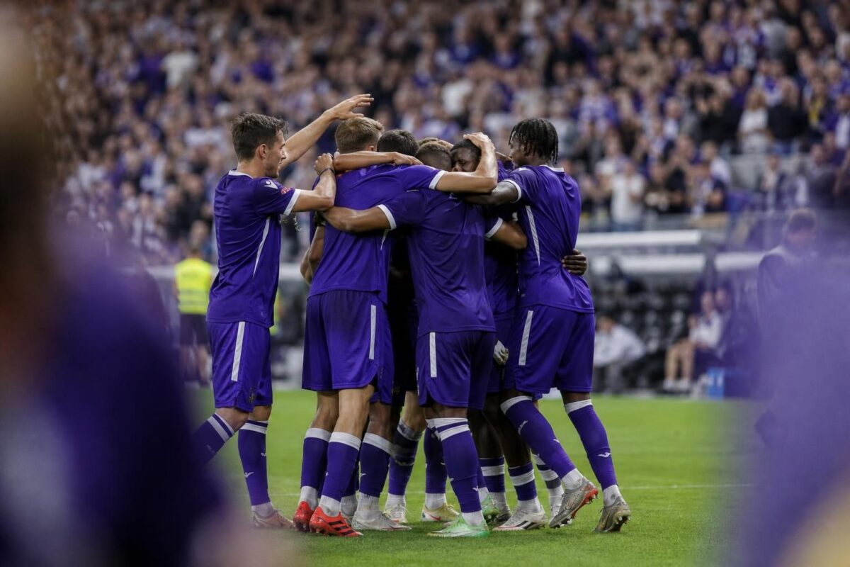 Anderlecht viert een comeback tijdens een oefenwedstrijd in de voorbereiding