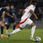 Julien Duranville maakt indruk tijdens de voorbereiding bij Olympique Lyon