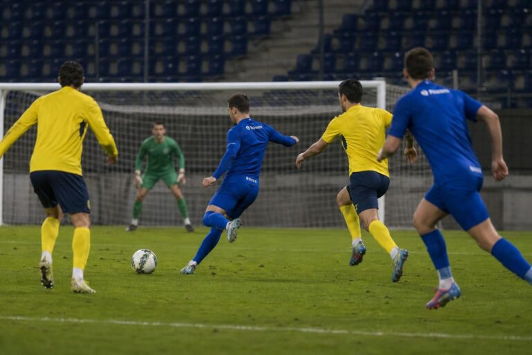 Matchactie tijdens een besloten oefenwedstrijd van KAA Gent tegen SK Beveren