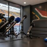 Persmoment rond de toekomst van Hugo Broos bij Zuid-Afrika