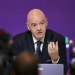 Gianni Infantino tijdens een FIFA-persmoment over de toekomst van het WK