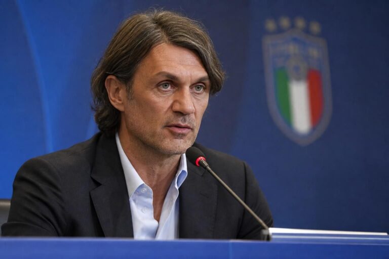 Paolo Maldini in een Italiaanse voetbalbondcontext na zijn aanstelling als technisch directeur